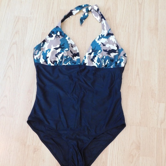 Women's Camo One Piece SwimSuit L-XXL-XXXL New - Picture 1 of 4